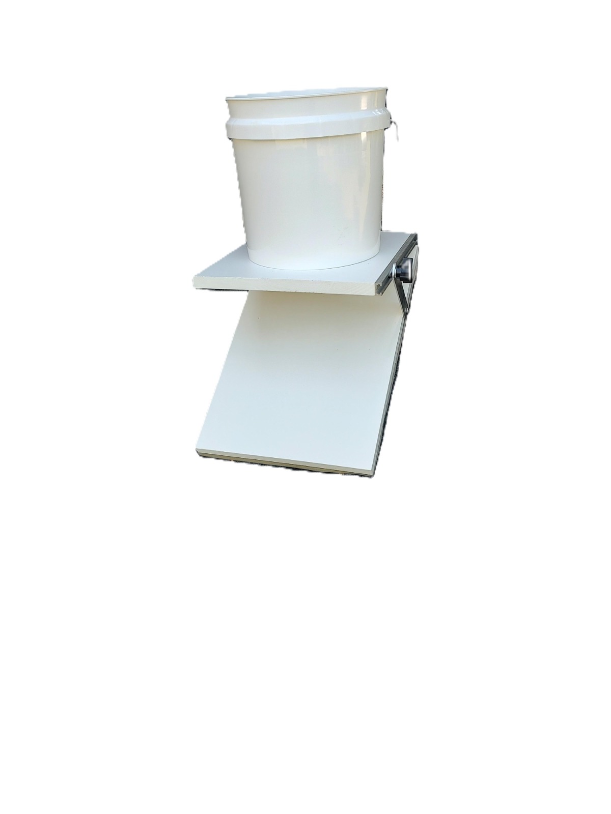 Roof Caddy with bucket attached